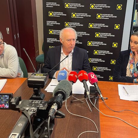 Cooperativas Agroalimentarias Extremadura exige al Gobierno coherencia en fitosanitarios y comercio internacional