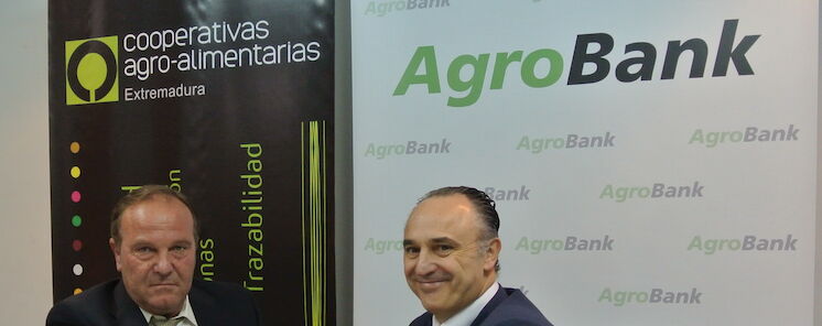 Cooperativas Agroalimentarias y CaixaBank facilitan la financiacin del sector