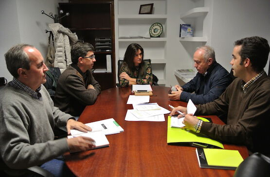 Cooperativas transmite al Instituto de Consumo de Extremadura las especificidades de las cooperativas en su servicio de venta de carburantes 
