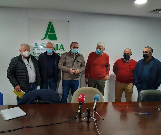 Cooperativas y organizaciones agrarias llegan a acuerdo con Cetarsa que recoge una subida de los precios