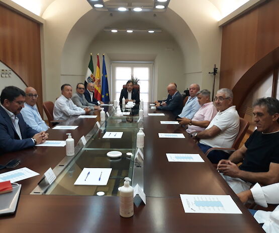 Deltafina comprará 12 millones de kilos de tabaco a la cooperativa extremeña Ibertabaco en los próximos tres años