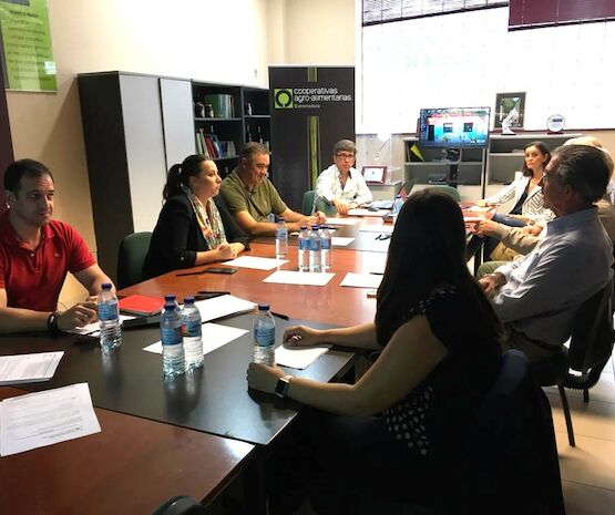 Cooperativas Agro-alimentarias Extremadura constituye un grupo de trabajo de frutos secos