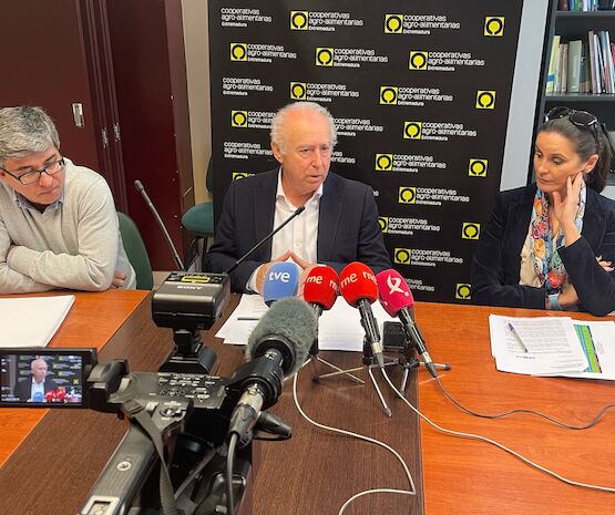 Cooperativas Agro-alimentarias Extremadura exige al Gobierno coherencia en fitosanitarios y comercio internacional