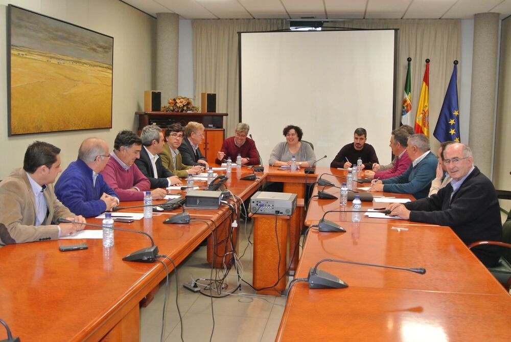 Cooperativas plantea crear un Comité de Cooperativismo en la Ley Agraria de Extremadura