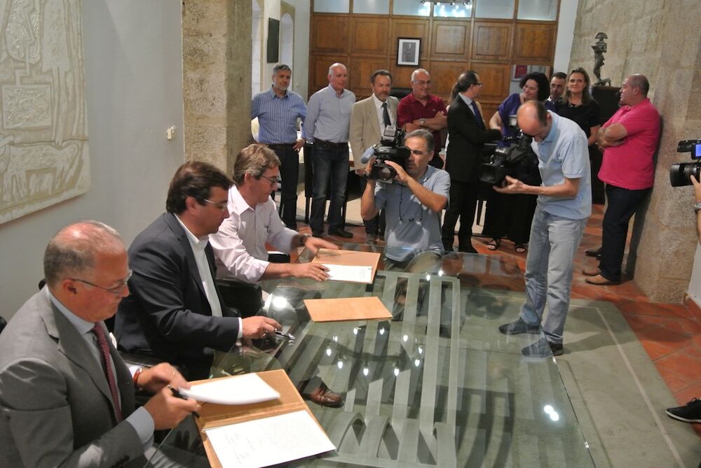 Ibertabaco firma con Deltafina el primer contrato plurianual de tabaco en España