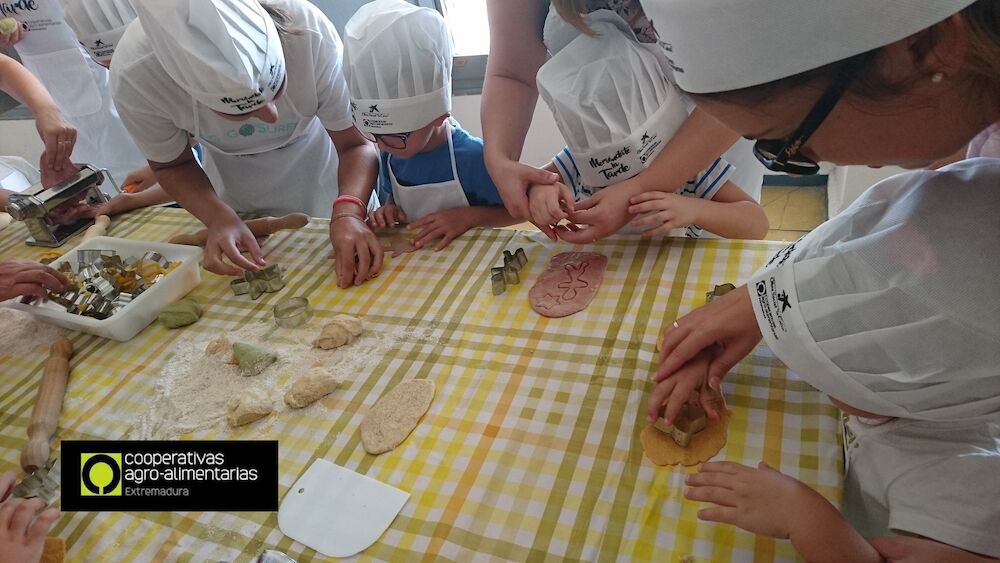 Objetivo ODS 3: un centenar de niñas y niños pasan por los talleres saludables ‘Meriéndate la Tarde’