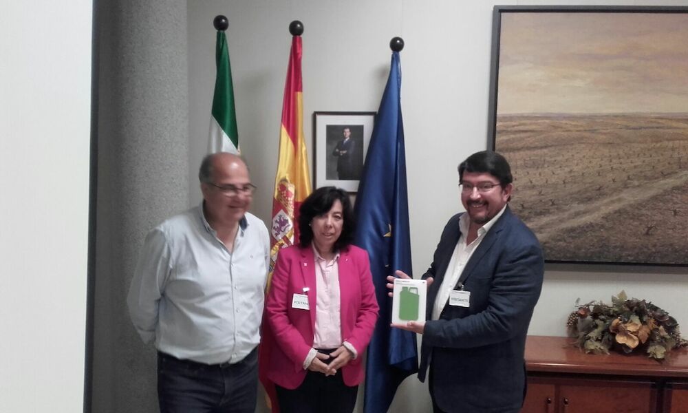 Coolosar, premiada por su labor ambiental en el reciclaje de envases agrarios