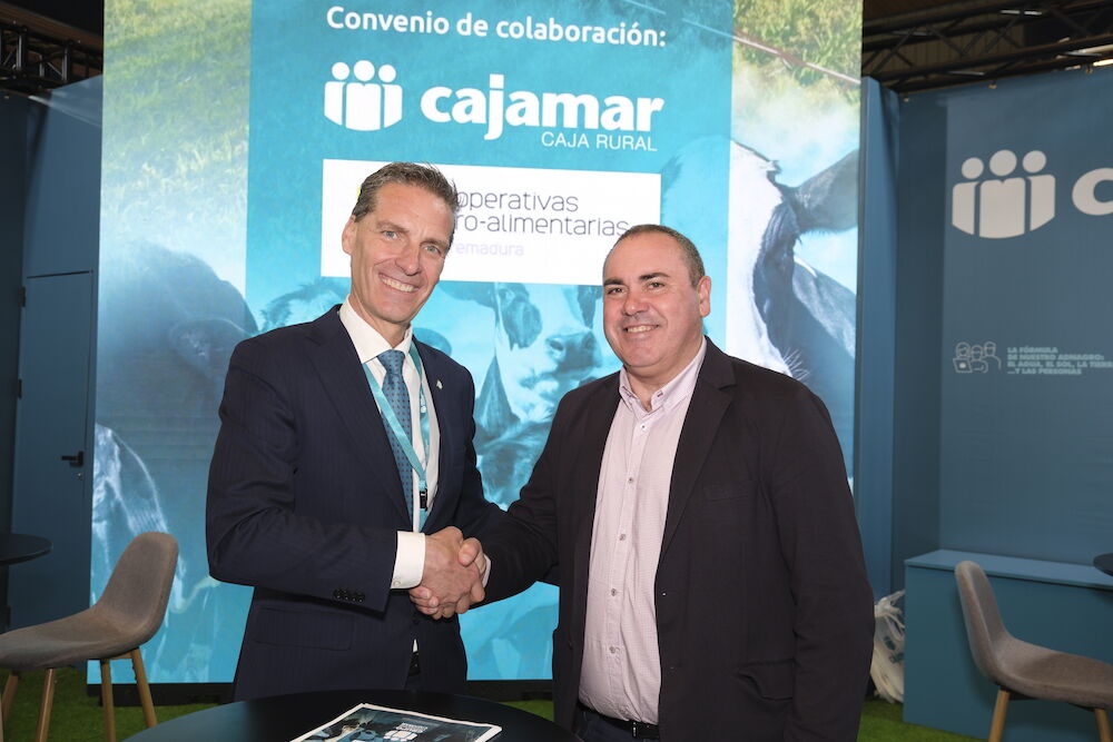 Cooperativas Extremadura y Cajamar firman un acuerdo para impulsar la competitividad del sector cooperativo extremeño