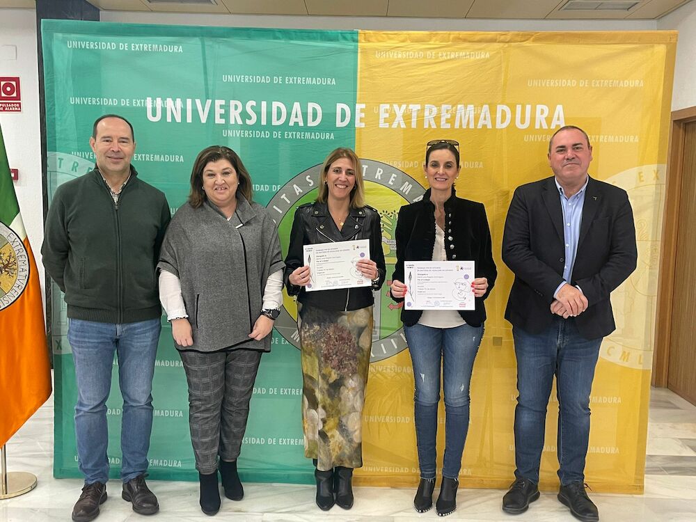 María Luisa Regaña gana el accésit del Premio Mejor Trabajo Fin de Máster en materia de igualdad de género de la UEx