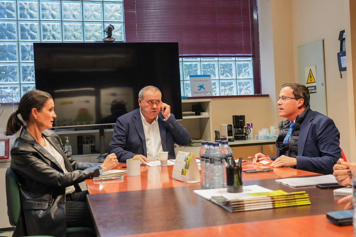 20251204 Reuniones con grupos parlamentarios ante elecciones autonómicas 21D